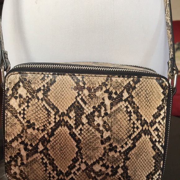 Nine West Handbags - Nine West snakeskin cross body